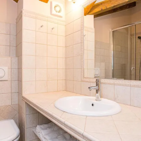 Sirotnjak 1 By Interhome * לובראן